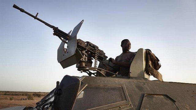 suicide attack kills algerian soldier near mali border defence ministry