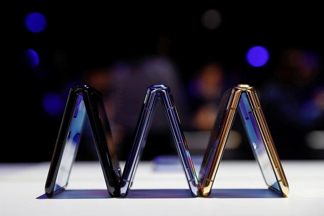 a trio of samsung galaxy z flip foldable smartphones is seen during samsung galaxy unpacked 2020 in san francisco california us february 11 2020 photo reuters a trio of samsung galaxy z flip foldable smartphones is seen during samsung galaxy unpacked 2020 in san francisco california us february 11 2020 photo reuters