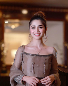 aima baig jets off to perform umrah aima baig jets off to perform umrah