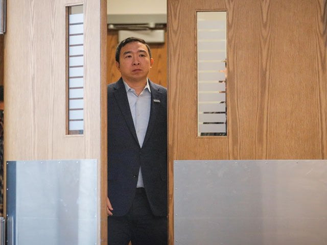the entrepreneur who ran for president despite having no political background surprised many observers by qualifying for debates photo reuters the entrepreneur who ran for president despite having no political background surprised many observers by qualifying for debates photo reuters