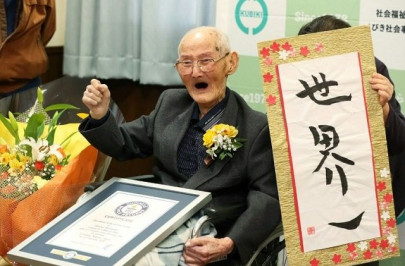 world s oldest man aged 112 crowned in japan world s oldest man aged 112 crowned in japan