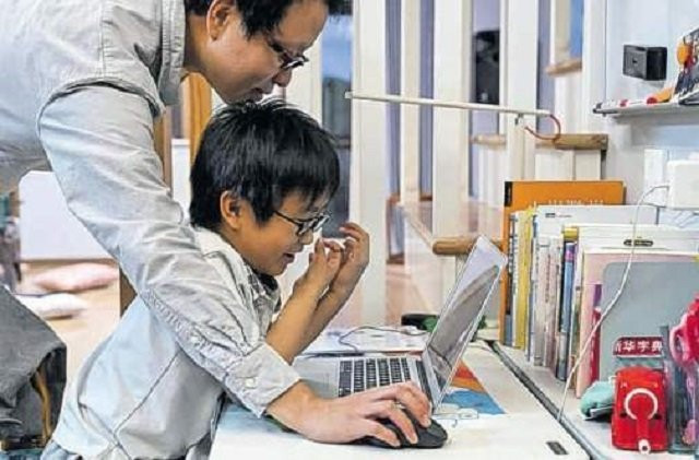 chinese ministry of education issues guideline for universities to conduct online classes with 22 online platforms photo afp file