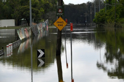 dams overflow as australia braces for more floods dams overflow as australia braces for more floods