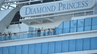 japan confirms first death of person with new coronavirus