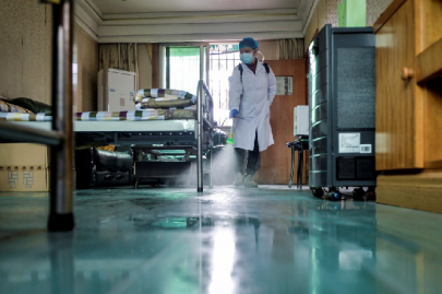 china says 6 health workers died from virus 1 716 infected