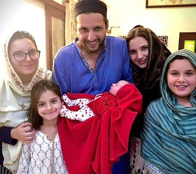 shahid afridi and wife welcome fifth baby girl