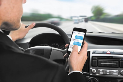 peshawar police launches campaign to curb cell use while driving peshawar police launches campaign to curb cell use while driving