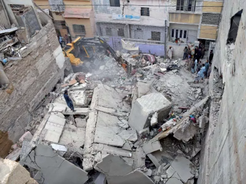 a five storey building collapsed in liaquatabad on tuesday night however no casualties were reported as police had evacu ated the building earlier photo online a five storey building collapsed in liaquatabad on tuesday night however no casualties were reported as police had evacu ated the building earlier photo online