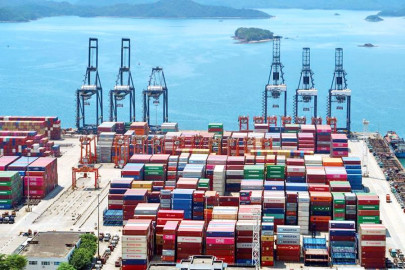 pak slams india for seizing commercial goods pak slams india for seizing commercial goods
