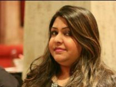 doctor flees after botched kidney transplant on umer sharif s daughter doctor flees after botched kidney transplant on umer sharif s daughter