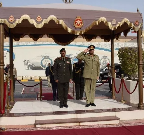 coas bajwa meets kuwaiti leadership during day long visit photo express coas bajwa meets kuwaiti leadership during day long visit photo express