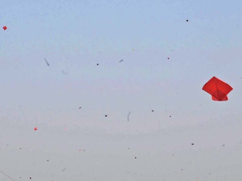 rawalpindi flouts kite ban to celebrate basant