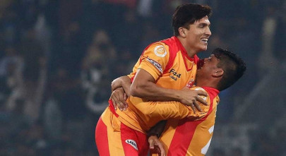 musa sets world record in islamabad s thrilling win over lahore