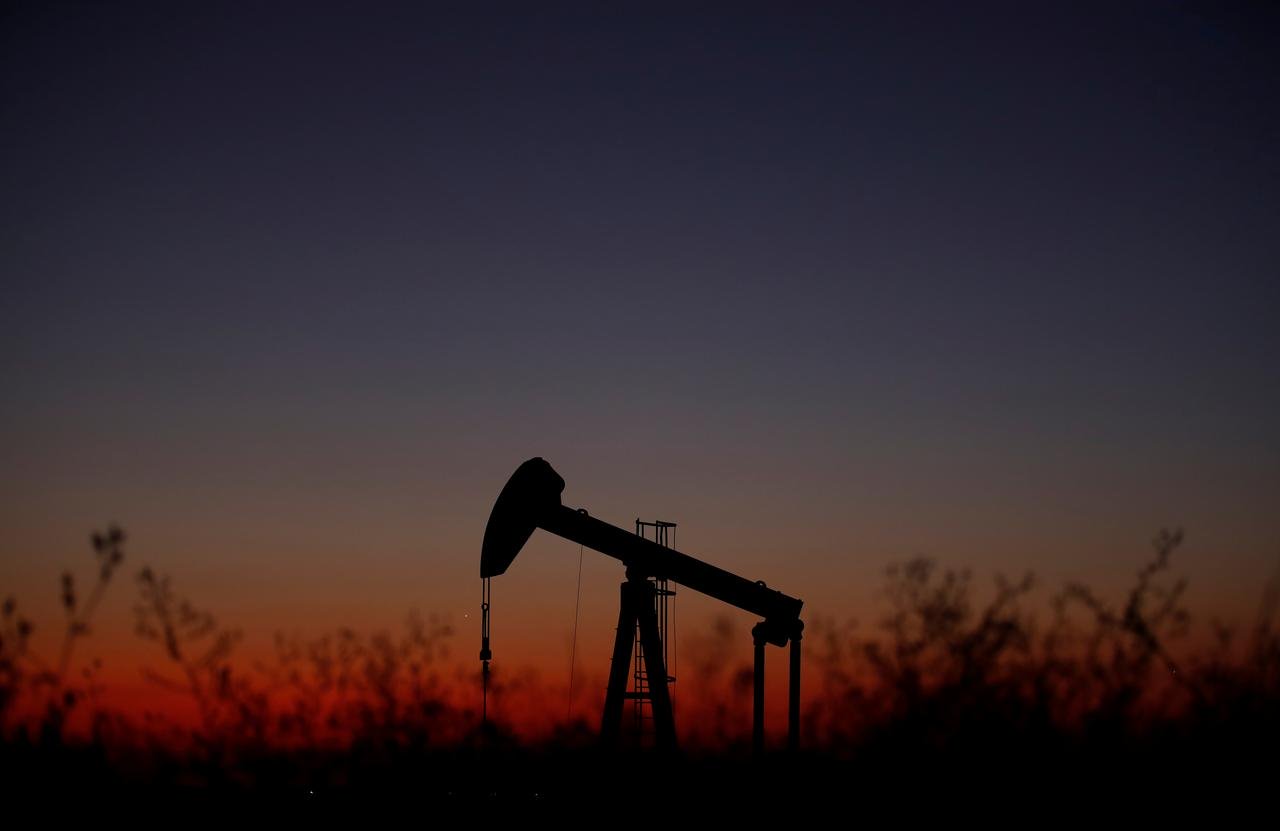 global shares also extend losses with number of infections jumping in iran italy and south korea photo reuters