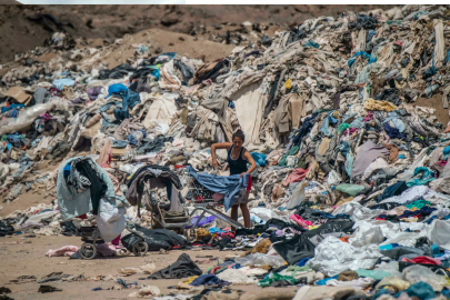 chile s desert dumping ground for fast fashion leftovers