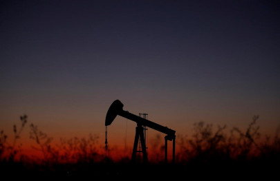 oil steadies above 56 as supply constraints counter virus fears