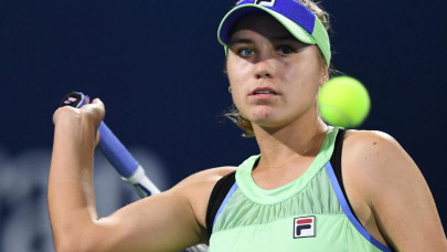 kenin loses again barty eases through in doha kenin loses again barty eases through in doha