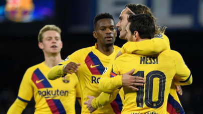 griezmann rescues barcelona first leg draw at napoli