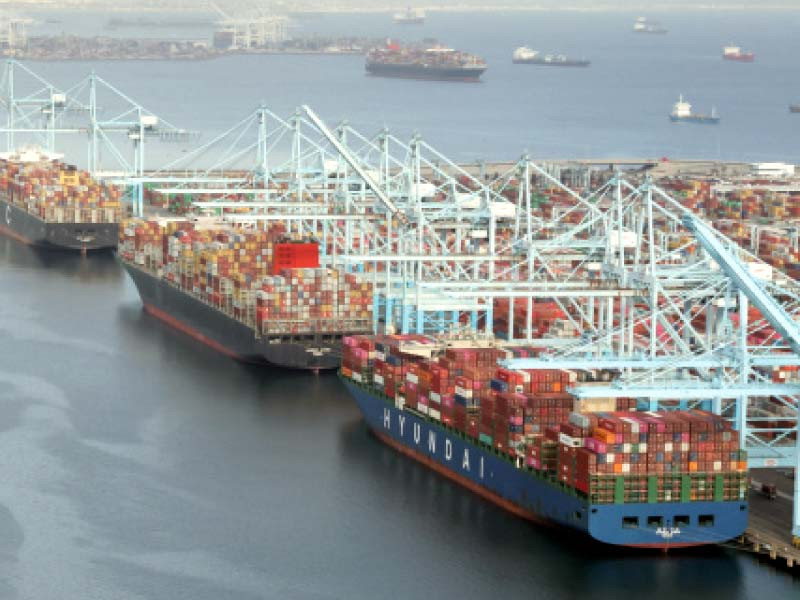 trade deficit stays high at 32b