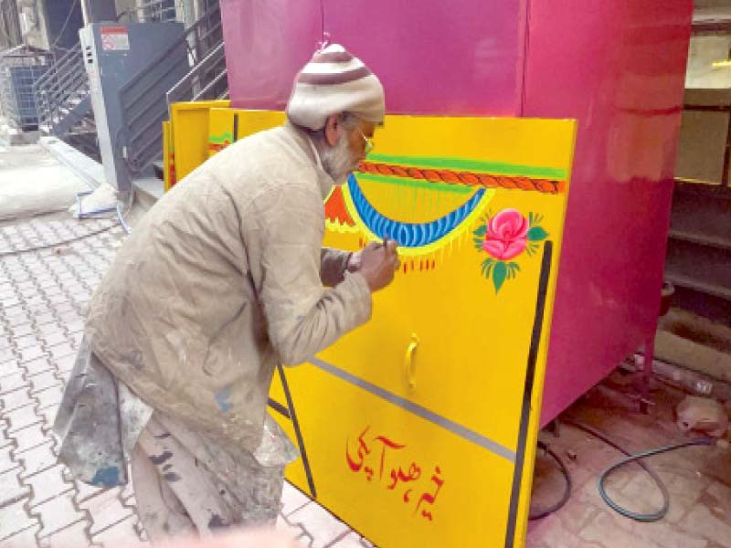 gullu painter a painter skilled in truck art says that phrases such as maa ki dua jannat ki hawa khair ho aap ki and khair naal aa khair naal ja are quite popular photo express