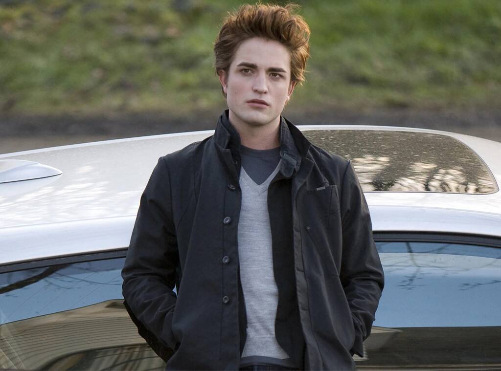 robert pattinson reveals he was terrorised by the paparazzi after twilight