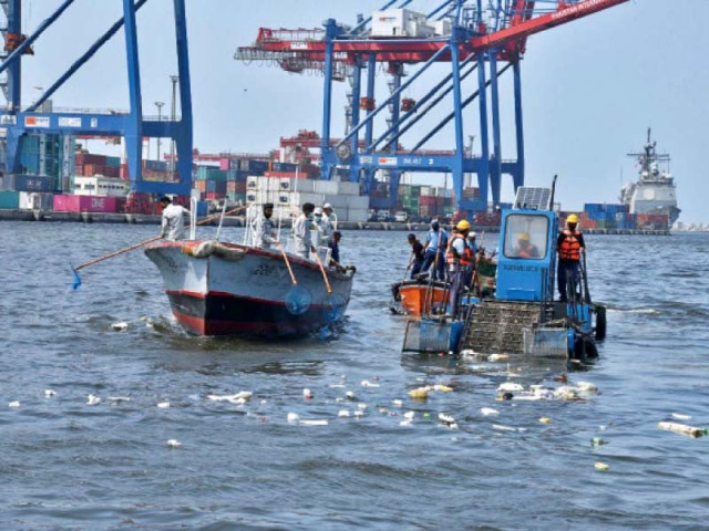 pakistan navy personnel conduct a harbour cleaning exercise to mark the world oceans day photo express pakistan navy personnel conduct a harbour cleaning exercise to mark the world oceans day photo express