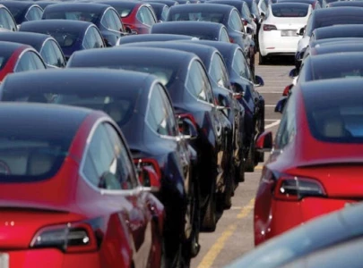 fake customs official sells tampered vehicle