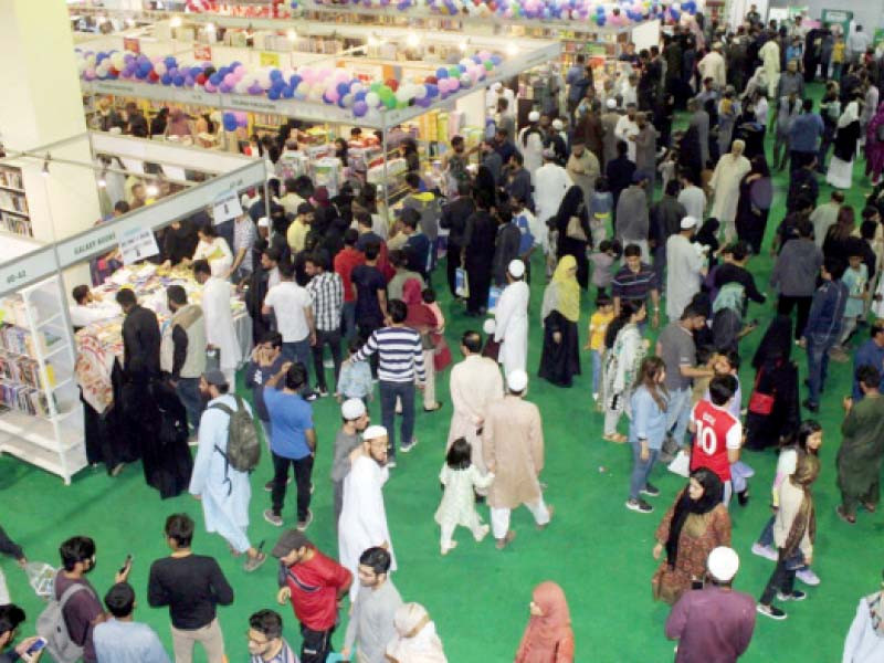 rush of people on the last day of 17th karachi international book fair photo express