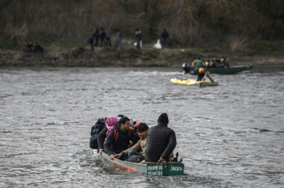 hopelessness among migrants stuck on turkey greece border hopelessness among migrants stuck on turkey greece border