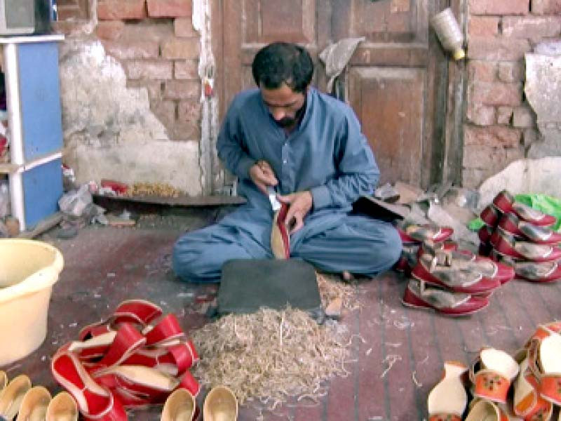 Multani khussa makes a comeback | The Express Tribune