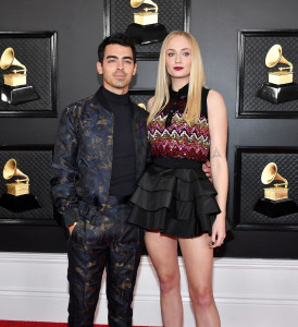 sophie turner and joe jonas add fuel to pregnancy rumours sophie turner and joe jonas add fuel to pregnancy rumours