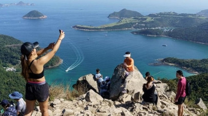 hong kongers hit hiking trails to escape coronavirus woes hong kongers hit hiking trails to escape coronavirus woes