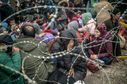 clashes as migrants seek to break through turkey greece border clashes as migrants seek to break through turkey greece border
