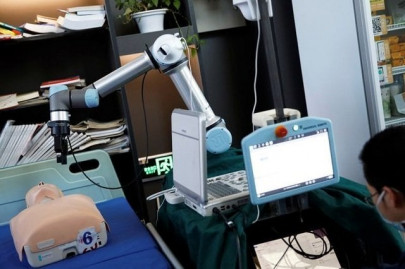 robotic arm designed in china could help save lives on medical frontline robotic arm designed in china could help save lives on medical frontline