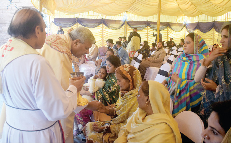 bishop of pakistan sarfaraz humphrey peter zsett performs rituals in peshawar photo nni