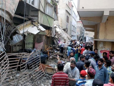 karachi building collapse toll rises to 16 karachi building collapse toll rises to 16