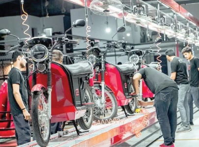 electric bikes gain popularity electric bikes gain popularity