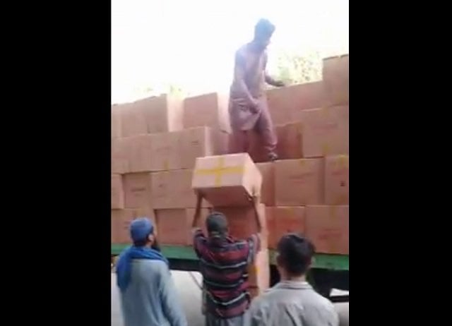 inland revenue enforcement network seizes 1 290 cartons of cigarettes largest amount in pakistan s history screengrab