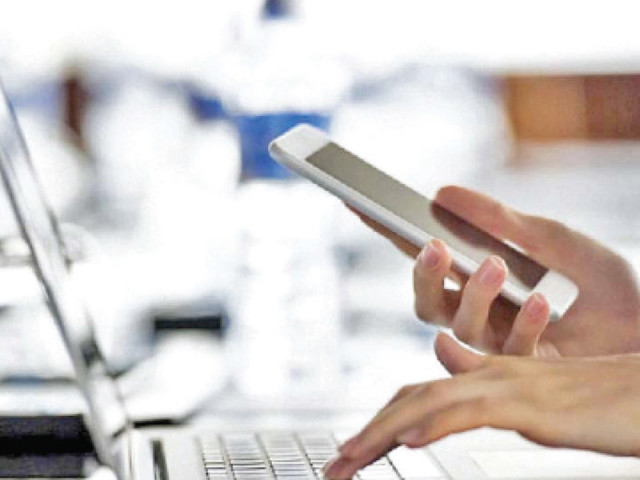 it experts push for digital solutions