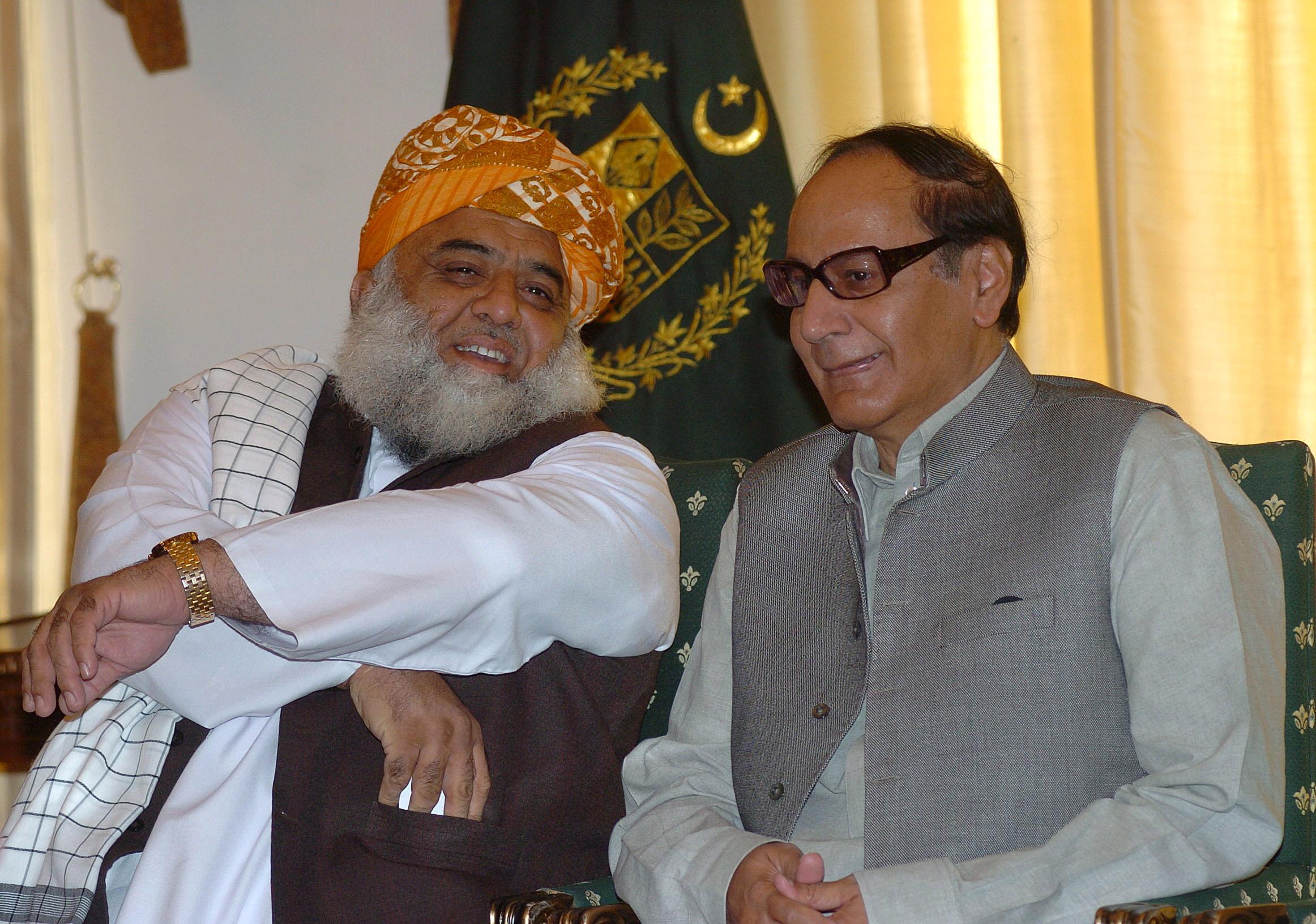 pml q chief assures fazl that he will discuss 039 secret deal 039 with him in detail photo file