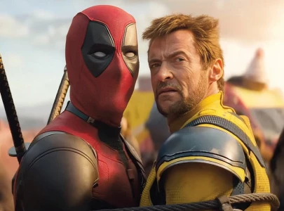 ryan reynolds developing deadpool and x men crossover film for the mcu