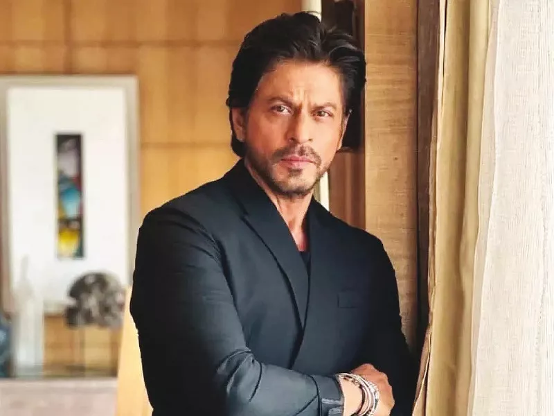 known for his chiseled physique srk shared that he maintains his fitness with just a 30 minute daily gym session photo file known for his chiseled physique srk shared that he maintains his fitness with just a 30 minute daily gym session photo file