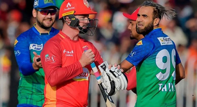 colin munro calls imran tahir a clown in heated verbal spat