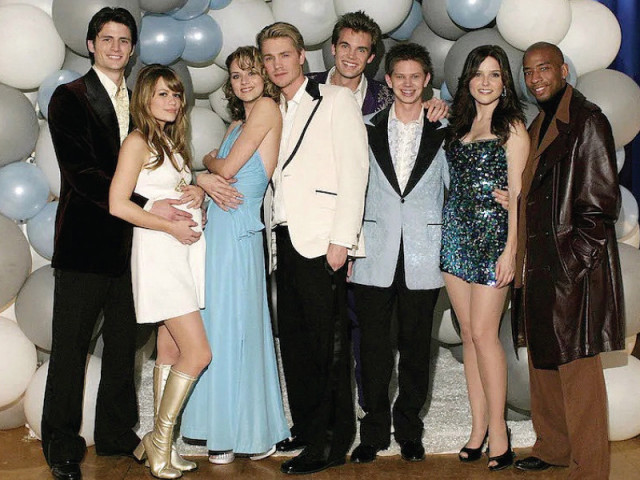 one tree hill sequel in the works at netflix one tree hill sequel in the works at netflix