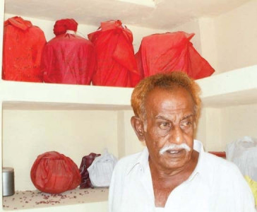 pakistani hindus separated even in death