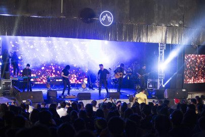 kashmir album launch draws huge crowd kashmir album launch draws huge crowd