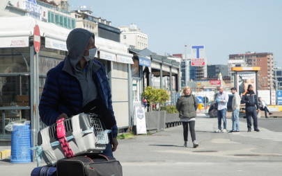 italy shuts stores across country to fight virus
