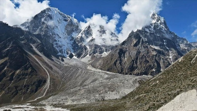 nepal halts everest expeditions over coronavirus fears nepal halts everest expeditions over coronavirus fears