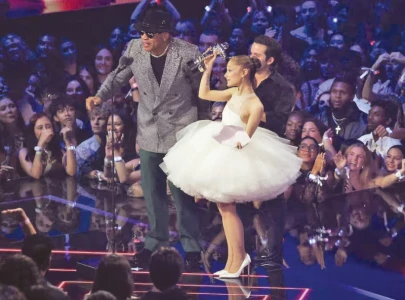 grande gaga and carpenter rule vmas grande gaga and carpenter rule vmas
