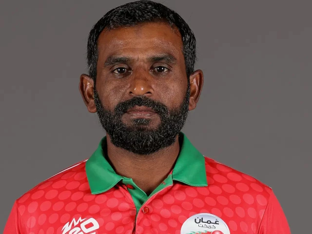 Nadeem banks on 'smart work'